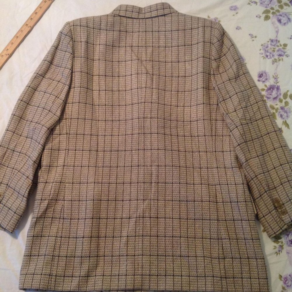 Women's Jacket - Picture 13 of 13